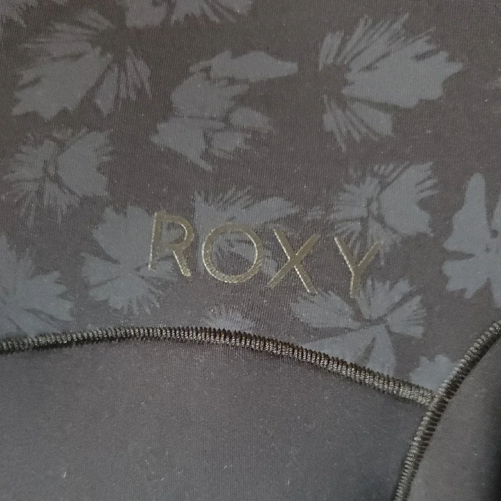 Roxy Black Floral Shorty Wetsuit NWT - Picture 5 of 8
